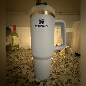 Cornflower blue 40 oz Stanley